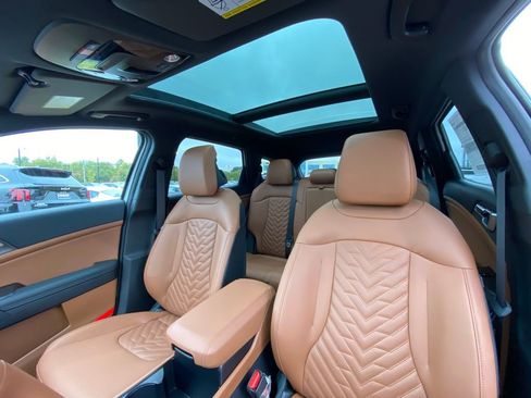 New 2026 Kia Sportage X-Line w/ X-Line Technology Package image 3