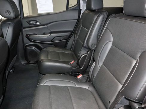 Used 2023 GMC Acadia SLT FWD image 24