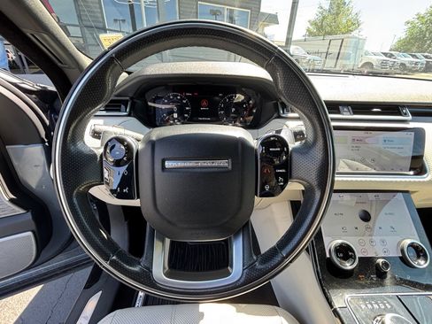 Used 2019 Land Rover Range Rover Velar R-Dynamic SE AWD/4WD image 16