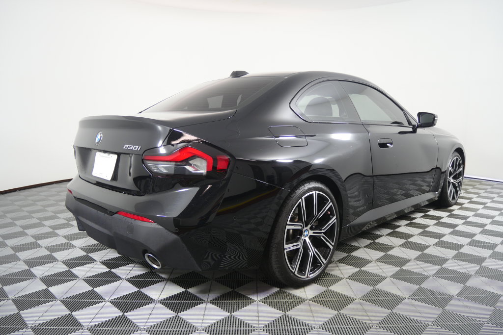Certified 2023 BMW 230i Coupe w/ Premium Package RWD image 4