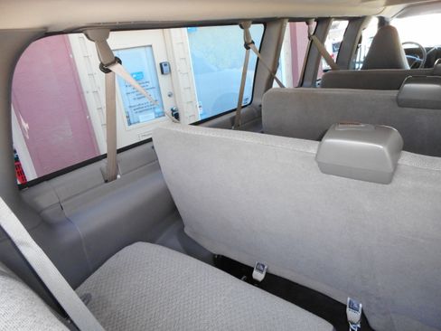 Used 2017 Chevrolet Express 3500 LT w/ LT Preferred Equipment Group RWD image 19