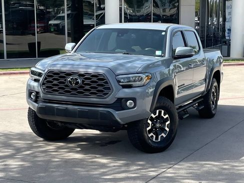 Used 2021 Toyota Tacoma TRD Off-Road w/ Technology Package AWD/4WD image 9