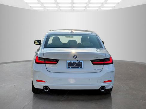 Used 2026 BMW 330i Sedan w/ Parking Assistance Package RWD image 5
