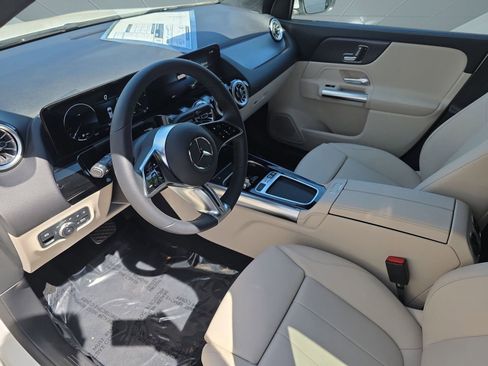 New 2025 Mercedes-Benz GLA 250 image 4