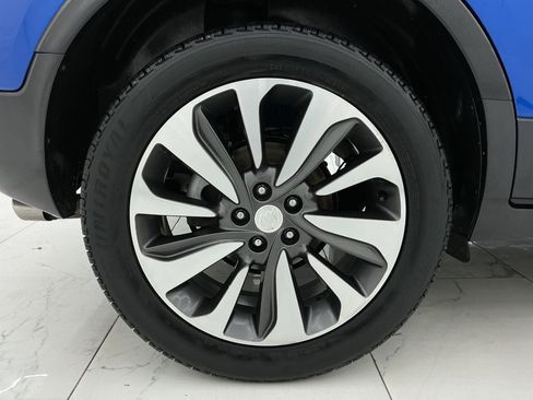 Used 2018 Buick Encore Essence FWD image 49