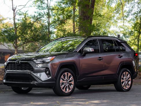 Used 2023 Toyota RAV4 XLE Premium FWD image 50