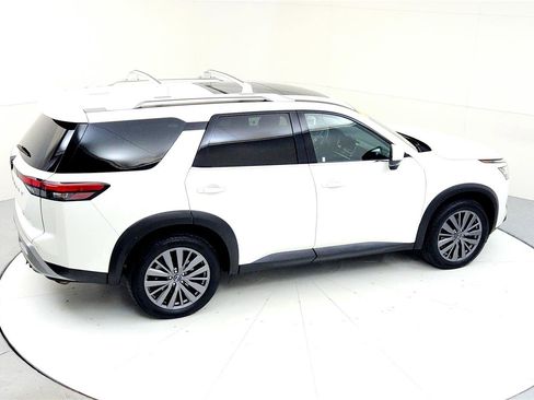 Used 2023 Nissan Pathfinder SL w/ SL Premium Package image 18