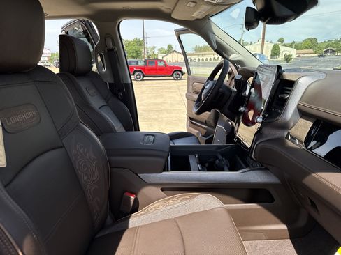 New 2025 RAM 2500 Limited image 30