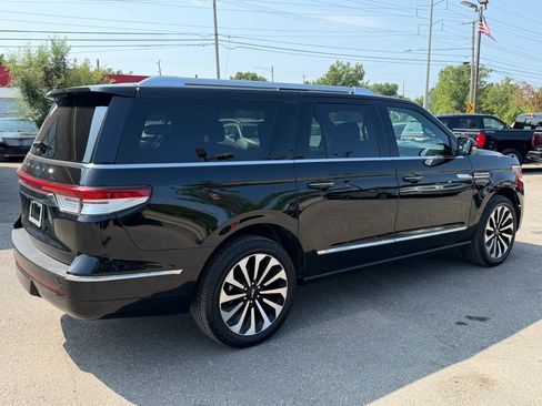 Used 2023 Lincoln Navigator L Reserve AWD/4WD image 5