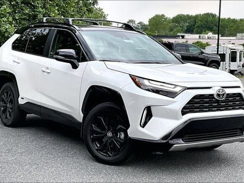 Used 2025 Toyota RAV4 XSE w/ Advanced Technology Package AWD/4WD image 2