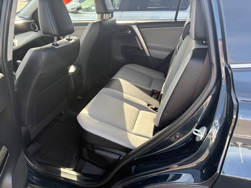 Used 2018 Toyota RAV4 Limited AWD/4WD image 7