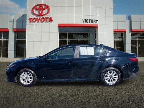 Used 2025 Toyota Camry LE FWD image 6