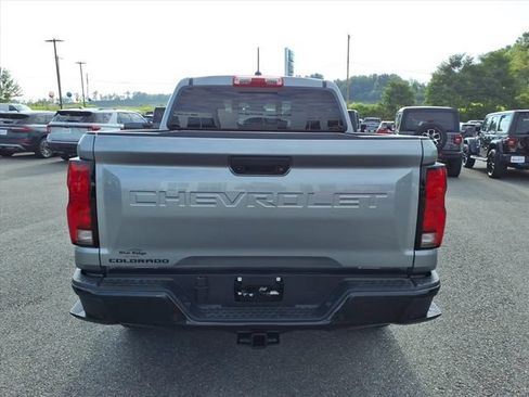 Used 2024 Chevrolet Colorado Z71 w/ Z71 Convenience Package 2 AWD/4WD image 7