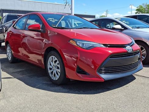 Used 2017 Toyota Corolla LE FWD image 3