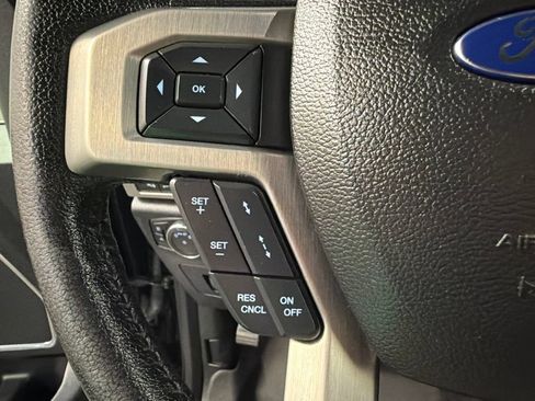 Used 2016 Ford F150 Platinum w/ Equipment Group 701A Luxury AWD/4WD image 19
