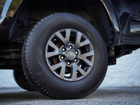 Used 2021 Toyota Tacoma SR5 image 18