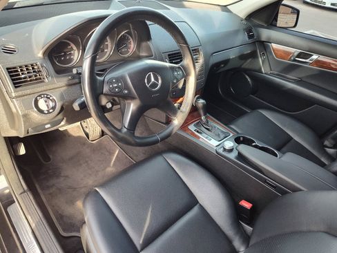 Used 2010 Mercedes-Benz C 300 Sedan image 17