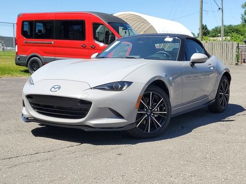 New 2026 MAZDA MX-5 Miata Grand Touring w/ Appearance Package RWD image 27