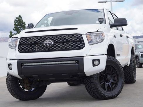Used 2021 Toyota Tundra SR5 w/ SR5 Upgrade Package AWD/4WD image 3