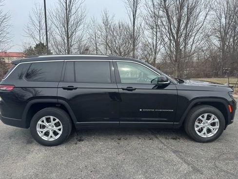 Used 2023 Jeep Grand Cherokee L Limited w/ Luxury Tech Group II RWD image 4