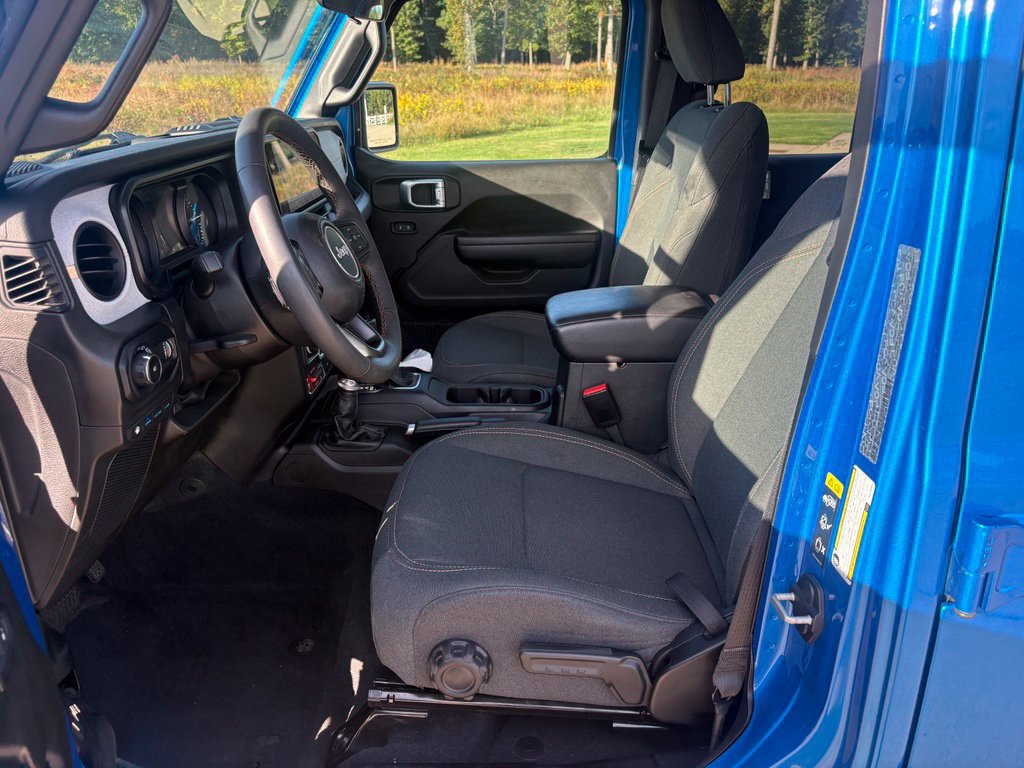 Used 2024 Jeep Wrangler Unlimited AWD/4WD image 12