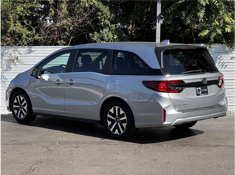 Used 2025 Honda Odyssey EX-L image 10