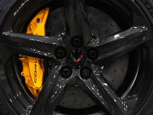 Used 2024 Chevrolet Corvette Z06 w/ Z07 Performance Package RWD image 9