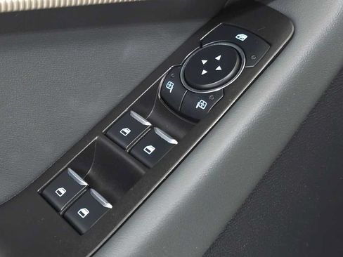 Used 2025 Ford Explorer Active AWD/4WD image 22