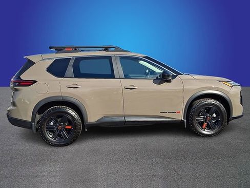 Used 2025 Nissan Rogue SV AWD/4WD image 7