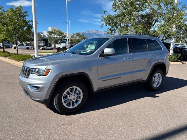 Used 2020 Jeep Grand Cherokee Laredo AWD/4WD image 3