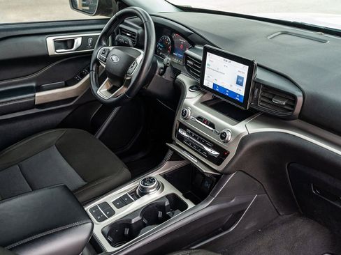 Certified 2022 Ford Explorer XLT RWD image 14