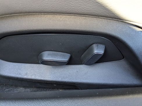 Used 2025 Chevrolet Corvette Stingray Convertible w/ 1LT image 21