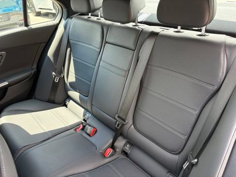 Used 2025 Mercedes-Benz C 300 Sedan image 28