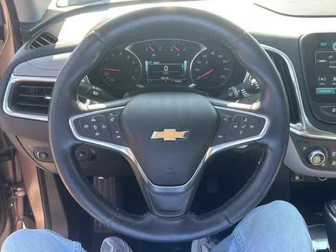 Used 2018 Chevrolet Equinox Premier FWD image 11