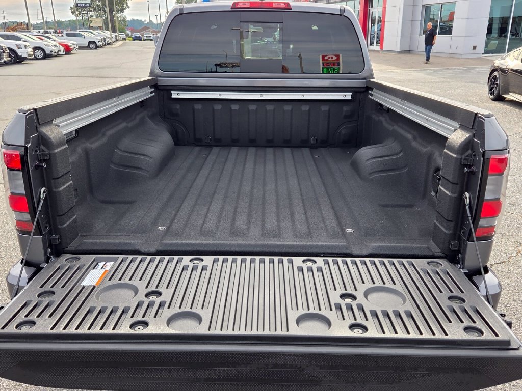 New 2027 Nissan Frontier PRO-4X w/ Pro Convenience Package AWD/4WD image 9