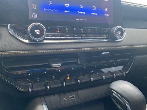 Used 2024 Chevrolet Colorado ZR2 w/ ZR2 Convenience Package III image 14