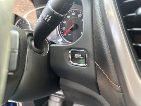 Used 2023 GMC Acadia AT4 image 12