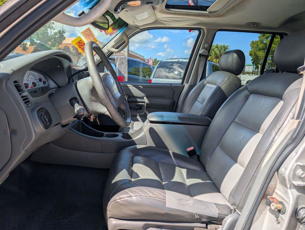 Used 2004 Ford Explorer Sport Trac XLT RWD image 9