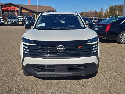 New 2026 Nissan Kicks SR image 2