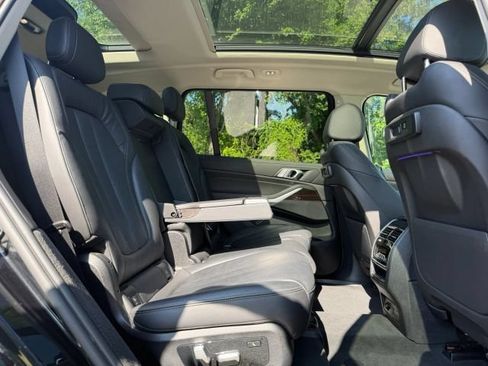 Used 2021 BMW X7 xDrive40i w/ Parking Assistance Package AWD/4WD image 15