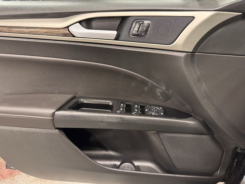 Used 2013 Ford Fusion SE image 22