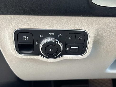 Used 2021 Mercedes-Benz GLB 250 image 21