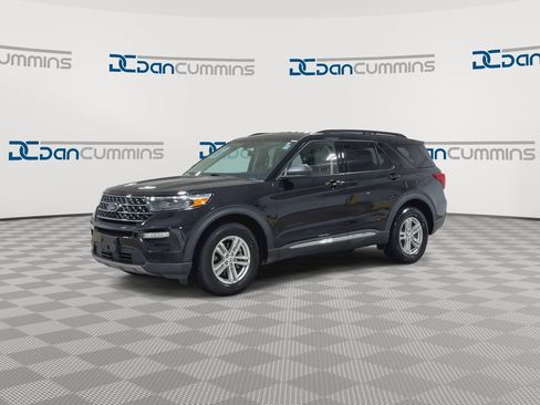 Used 2023 Ford Explorer XLT w/ Equipment Group 202A AWD/4WD image 4