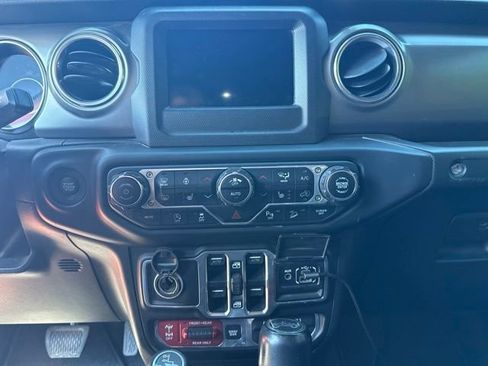 Used 2018 Jeep Wrangler Unlimited Rubicon w/ Steel Bumper Group AWD/4WD image 8