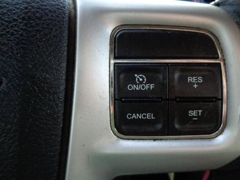 Used 2012 Chrysler 200 Limited FWD image 19