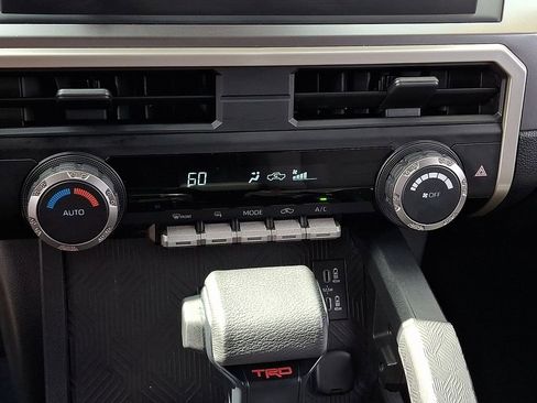 Used 2024 Toyota Tacoma TRD Off-Road AWD/4WD image 15