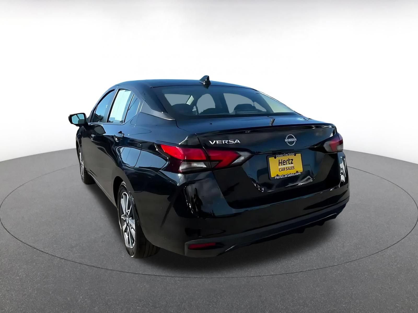 Used 2025 Nissan Versa SV FWD image 10