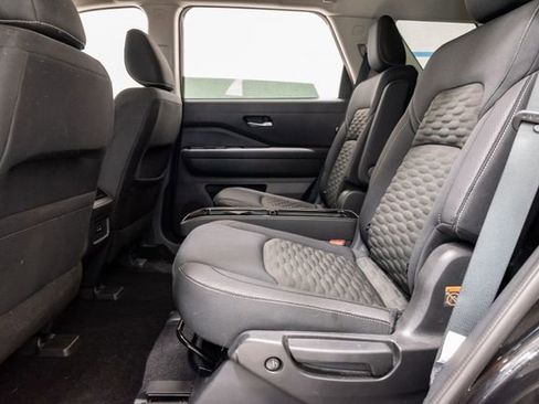 Used 2022 Nissan Pathfinder SV w/ SV Premium Package FWD image 24