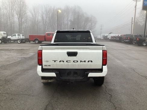 Used 2025 Toyota Tacoma SR5 image 6
