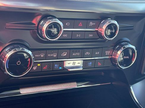 Used 2025 Ford F150 Lariat w/ Equipment Group 501A Mid image 23